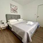 Seaside Polic, Rogoznica *