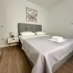 Seaside Polic, Rogoznica Zečevo