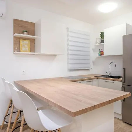 Seaside Polic, Rogoznica