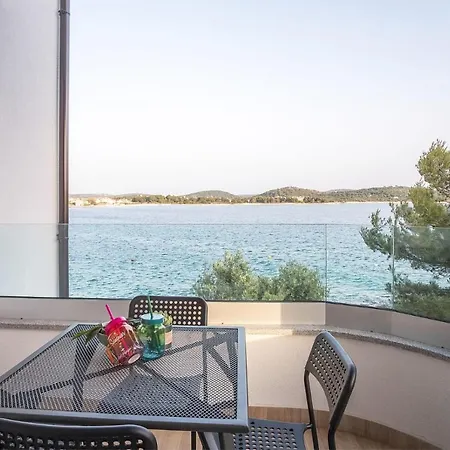 Seaside Polic, Rogoznica Apartmán *