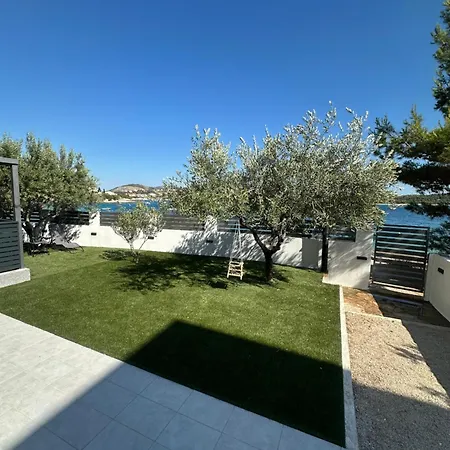 Seaside Polic, Rogoznica Apartment *
