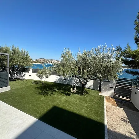Seaside Polic, Rogoznica Apartment *
