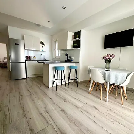 Seaside Polic, Rogoznica Zečevo