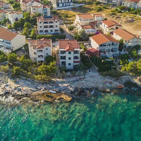 Seaside Polic, Rogoznica *