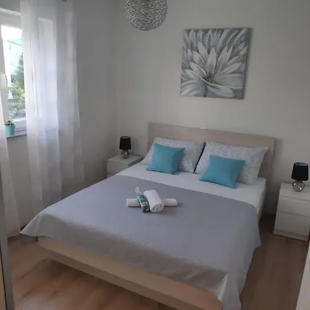 Seaside Polic, Rogoznica Apartment