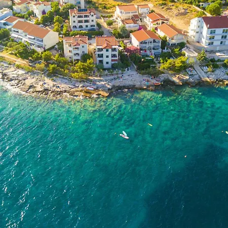 Seaside Polic, Rogoznica Apartment