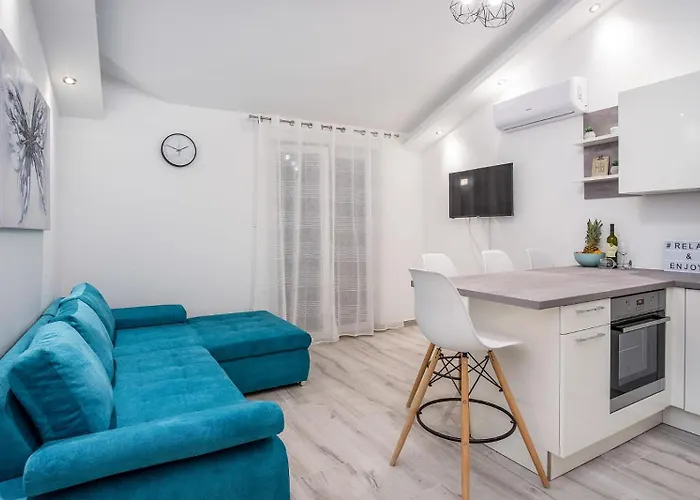 Seaside Polic, Rogoznica Zečevo