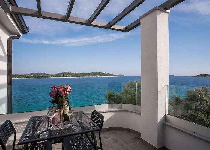 Seaside Polic, Rogoznica *