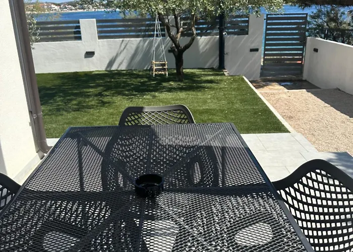 Seaside Polic, Rogoznica