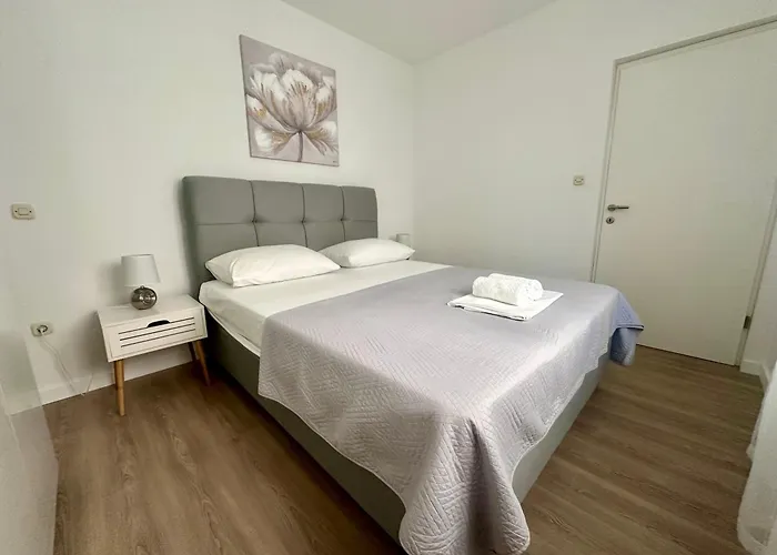 Seaside Polic, Rogoznica *